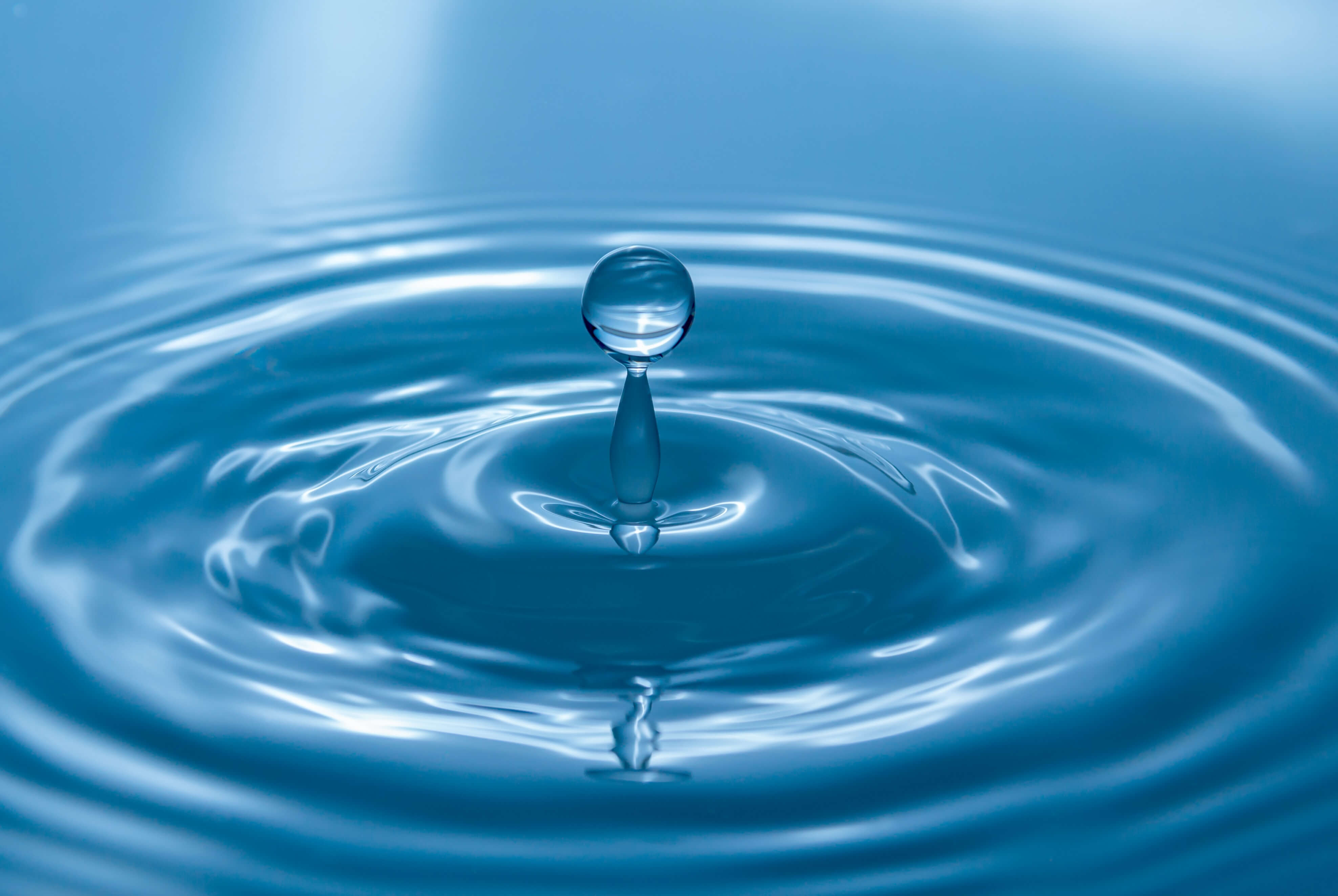 splash and droplet of water
